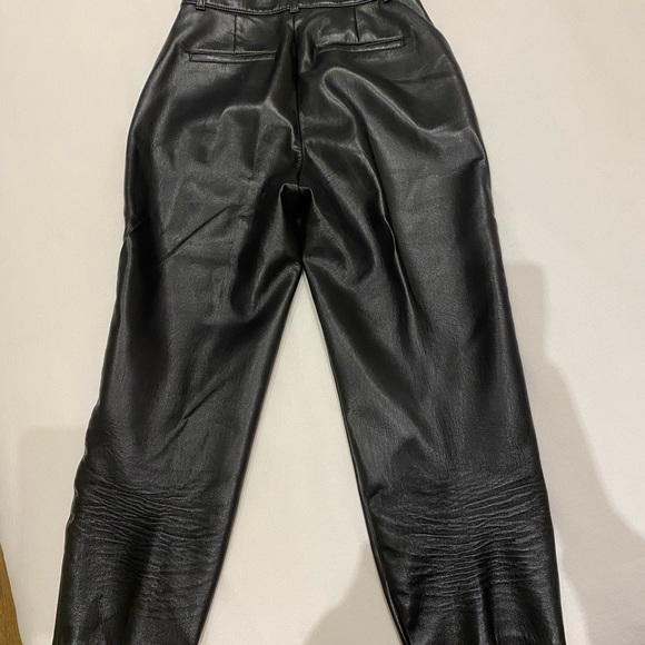 Aritzia Babaton Command Cropped Pants - Picture 4 of 5